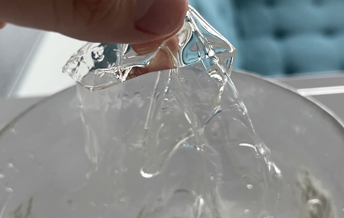 Soaked gelatin sheet is like a clear tisseue